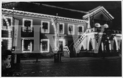 1953

450 Jarig bestaan van Wormerveer.

Bordes Gemeentehuis Stationsstraat
Trefwoorden: Stationsstraat Gemeentehuis 450