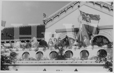 1953

450 Jarig bestaan van Wormerveer.

Bordes Gemeentehuis Stationsstraat
Trefwoorden: Stationsstraat Gemeentehuis 450