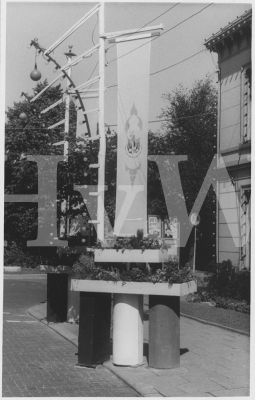 1953

450 Jarig bestaan van Wormerveer.

Stationsstraat
Trefwoorden: Stationsstraat 450